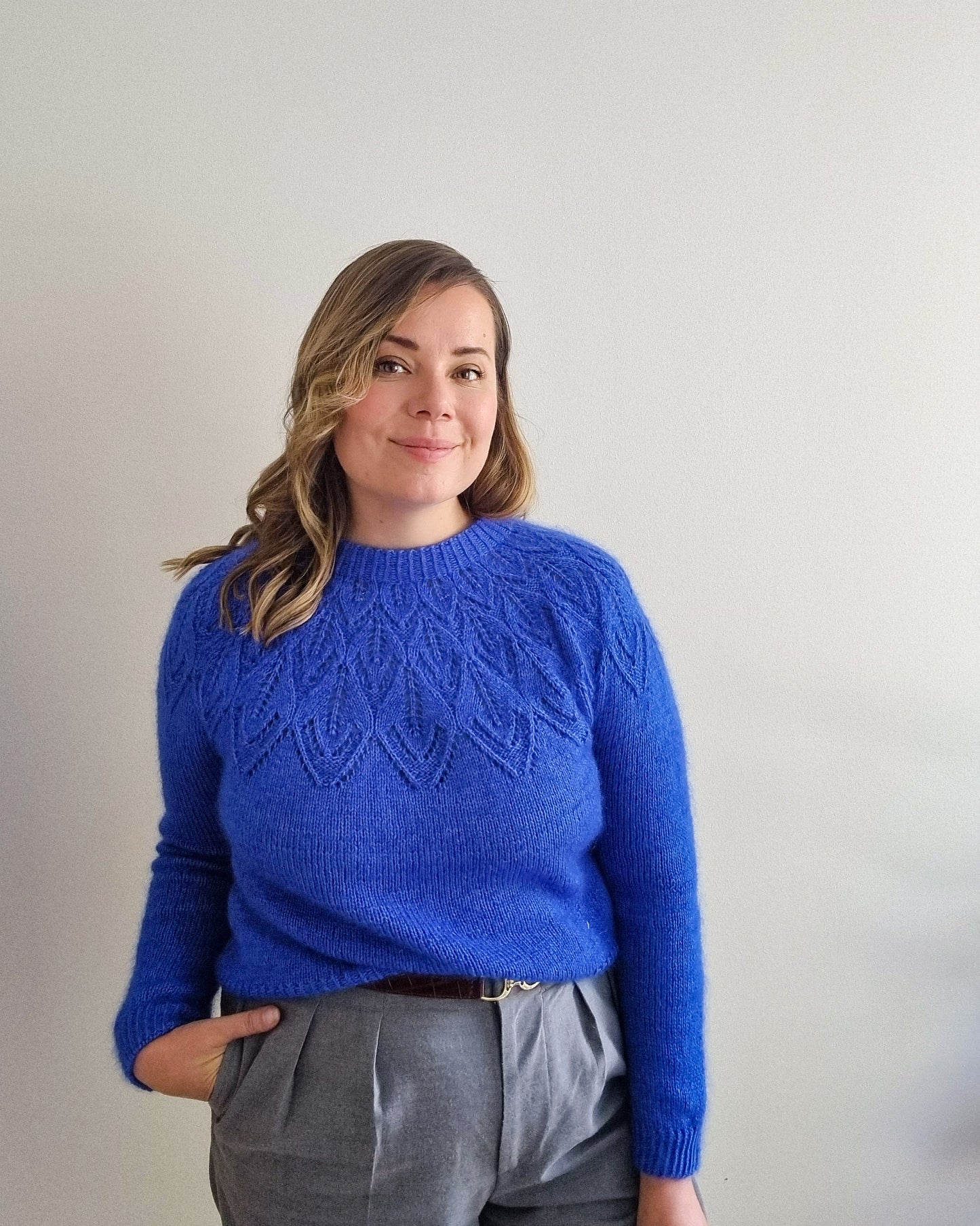Wood Anemone pullover