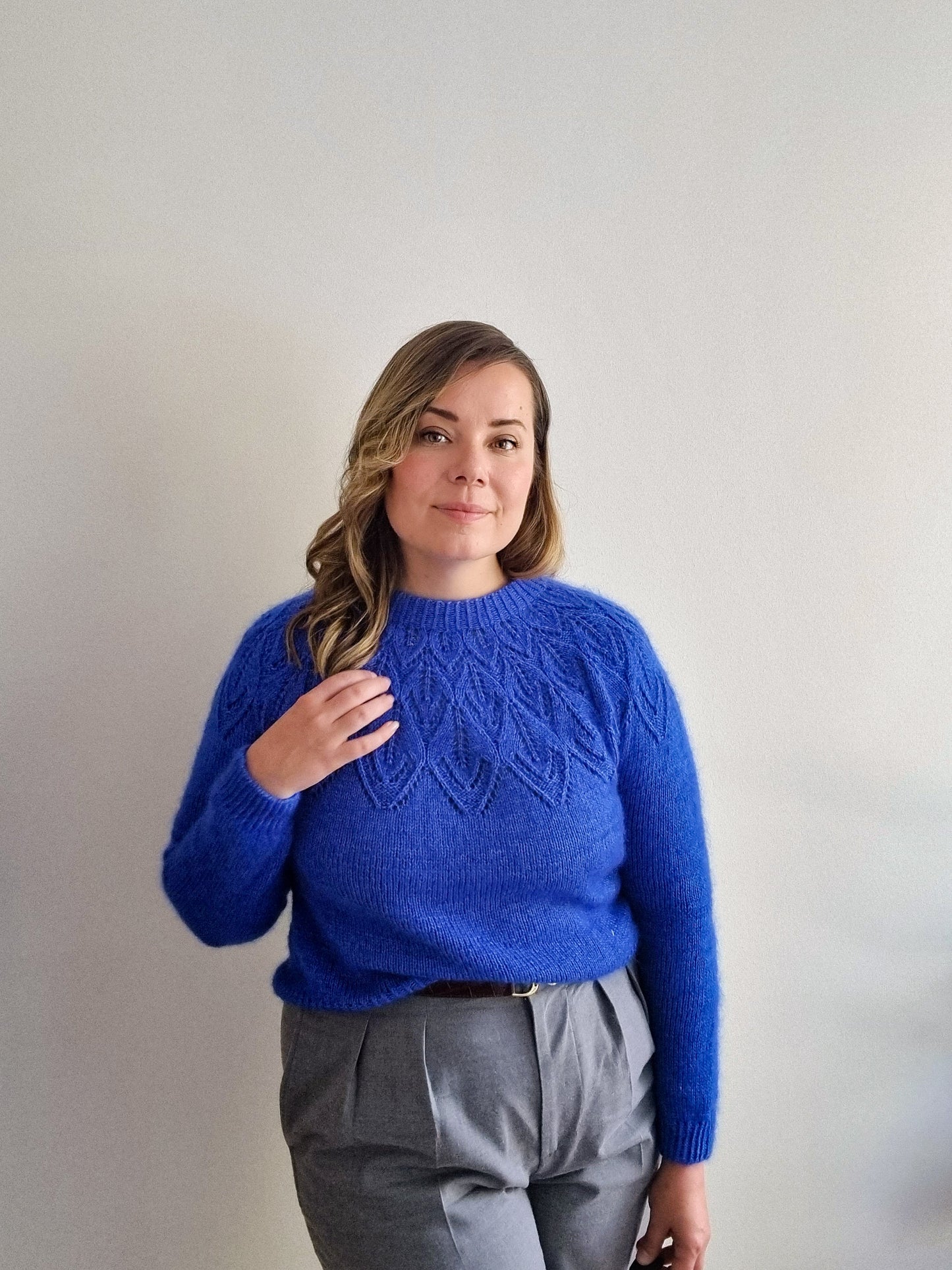 Wood Anemone pullover