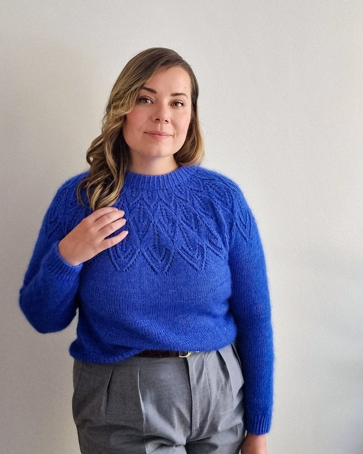 Wood Anemone pullover