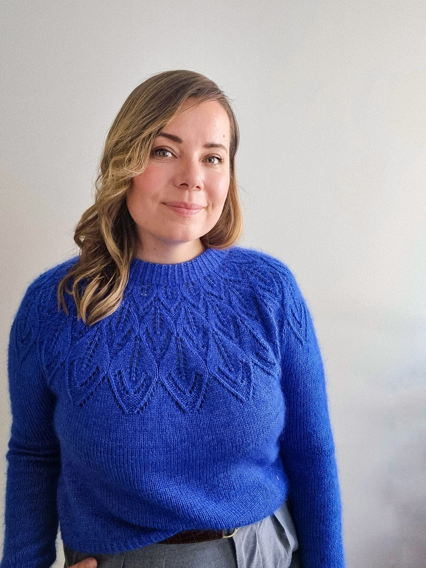 Wood Anemone pullover
