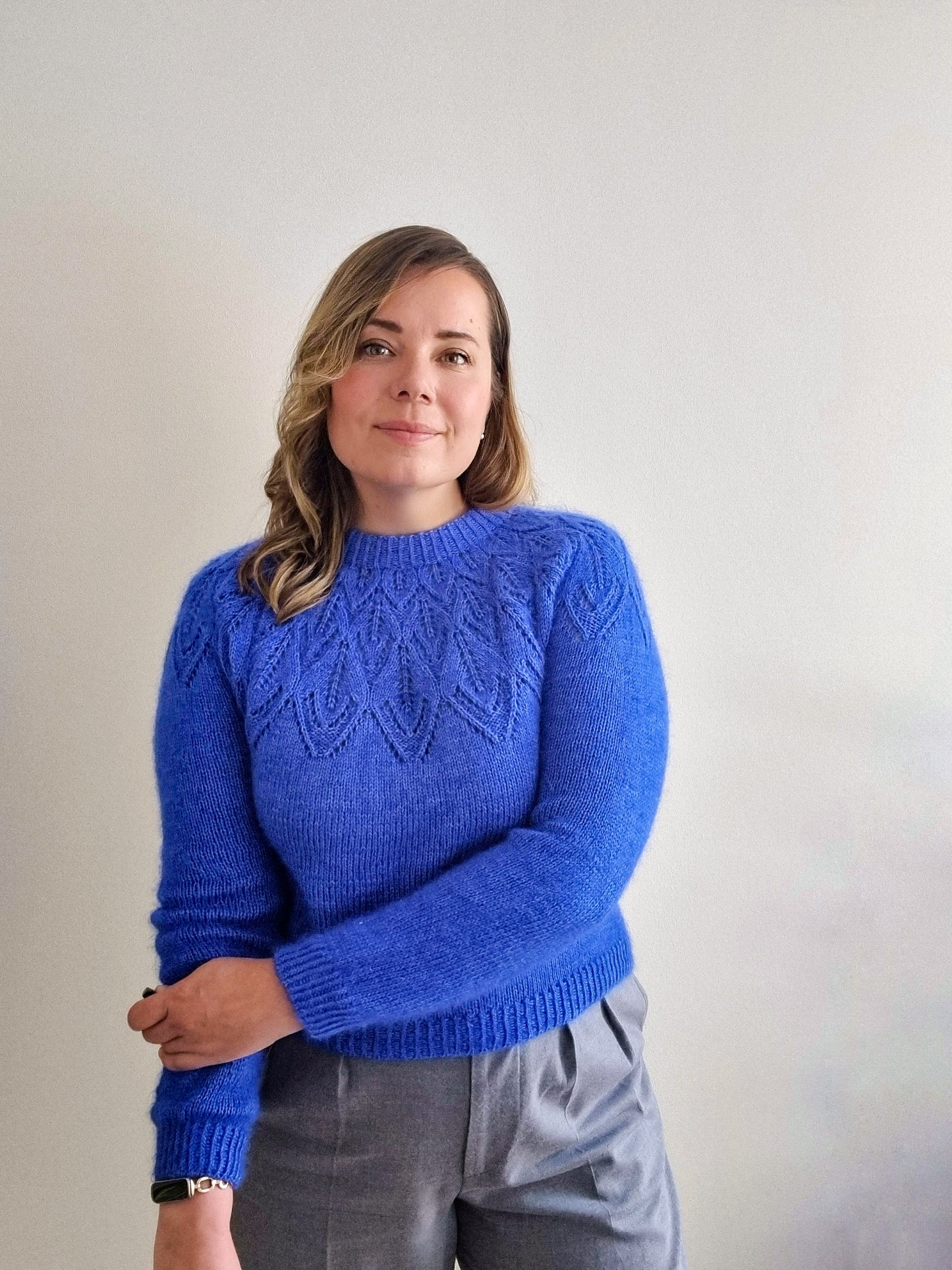 Wood Anemone pullover
