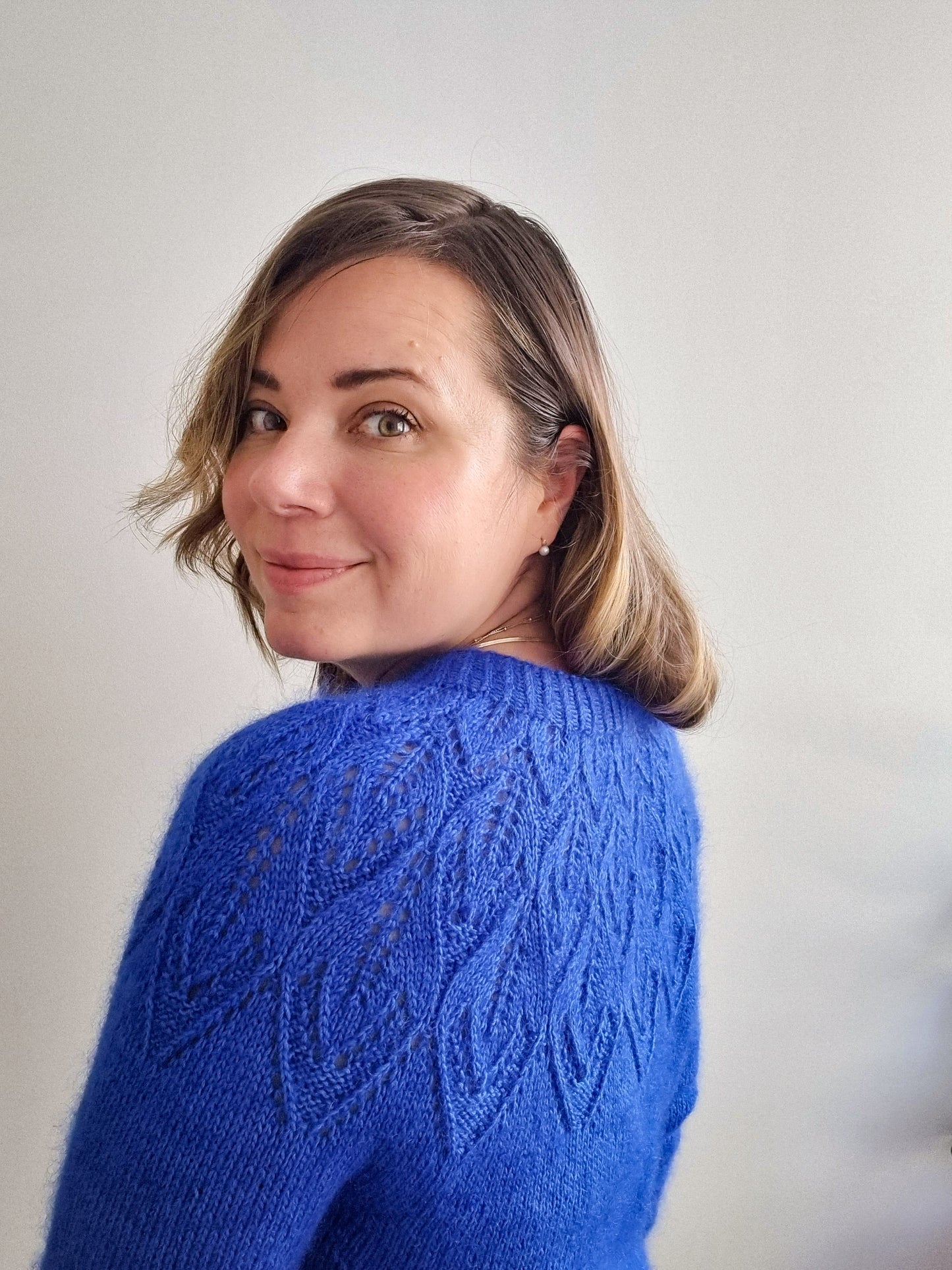 Wood Anemone pullover