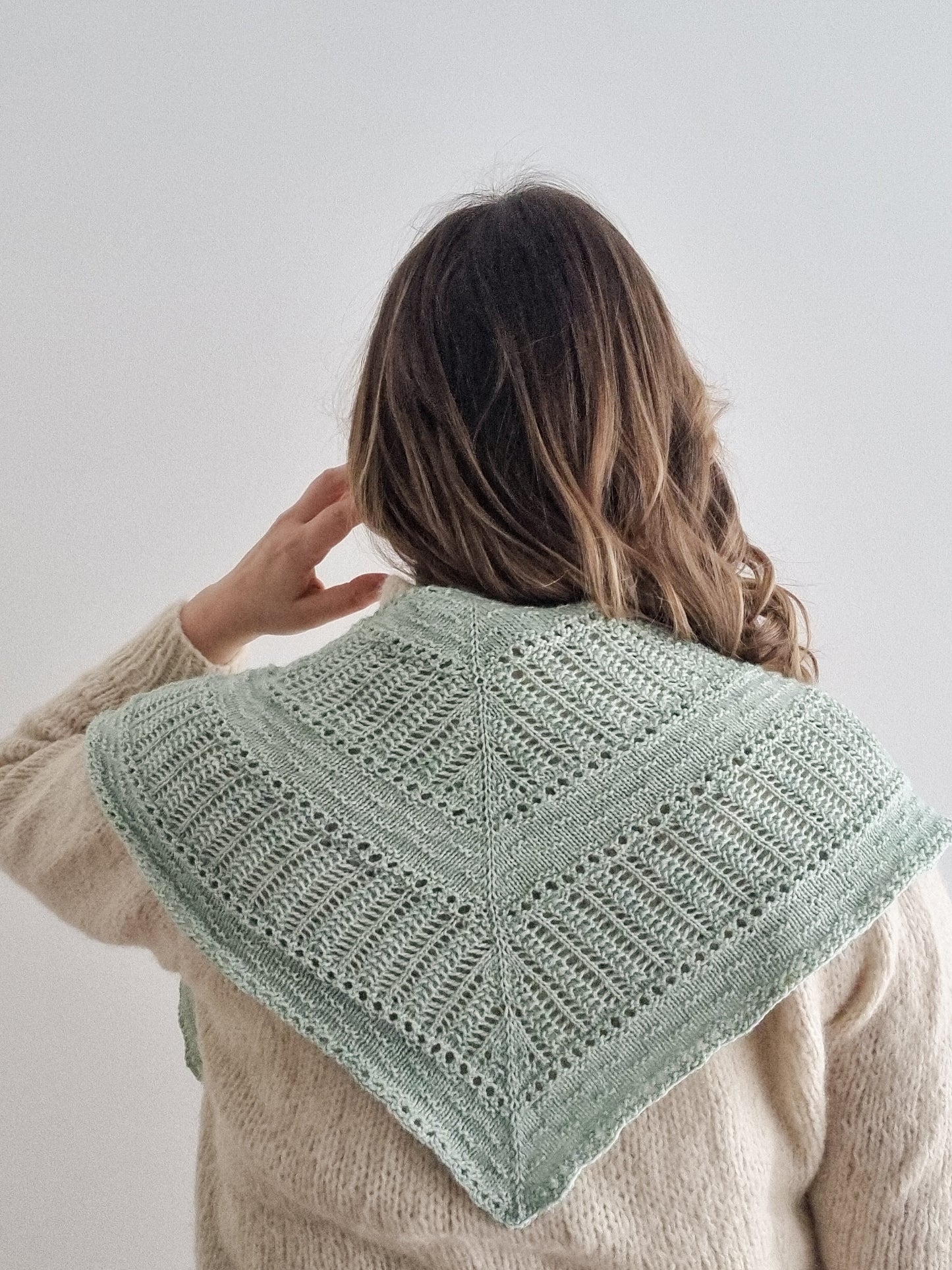 Tiny shells shawl