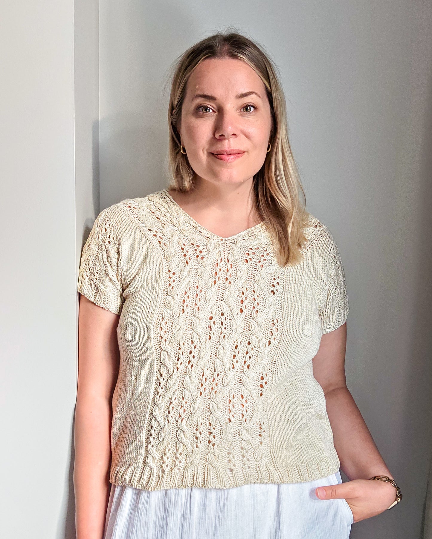 Laulu v-neck tee