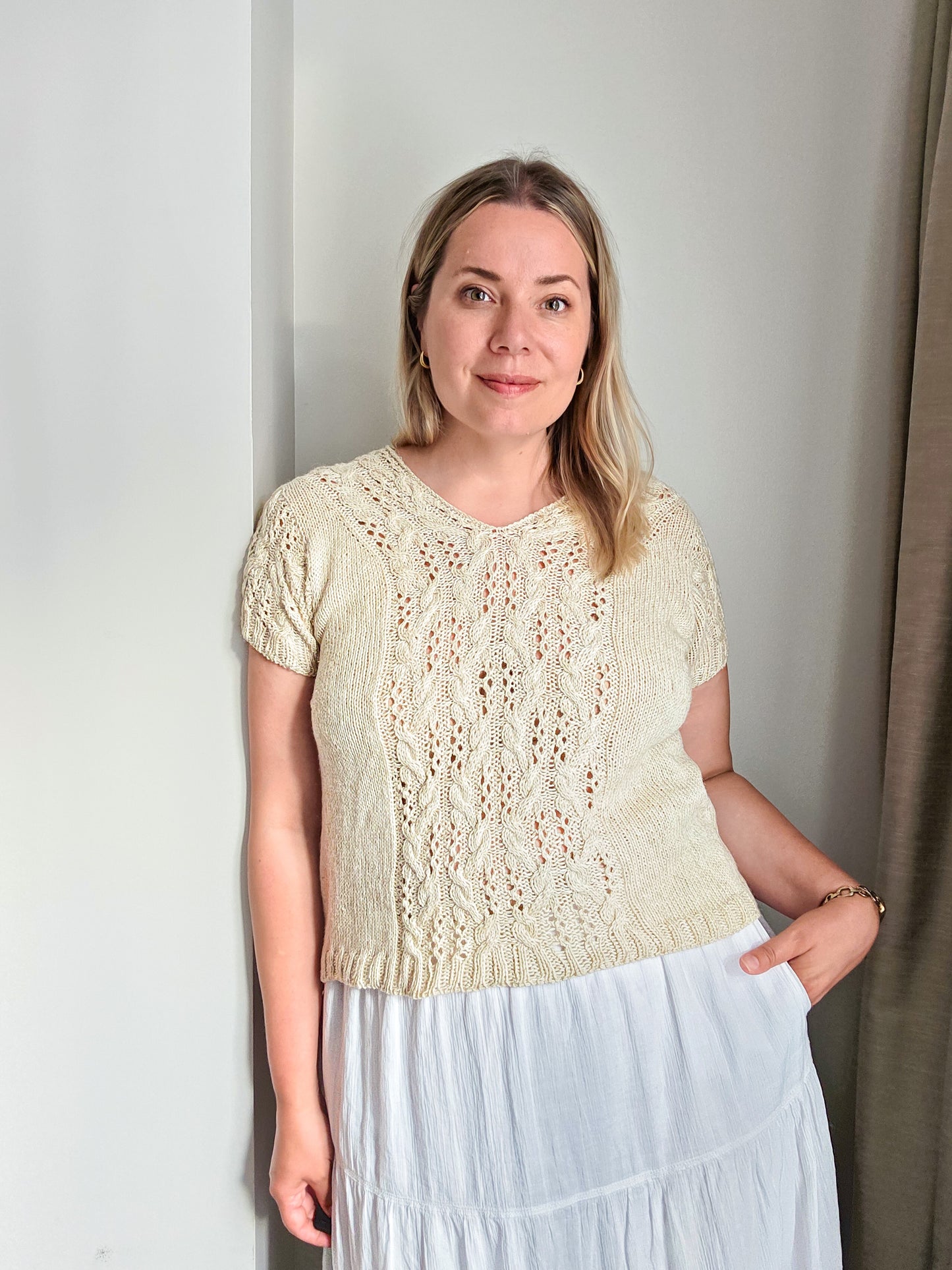 Laulu v-neck tee