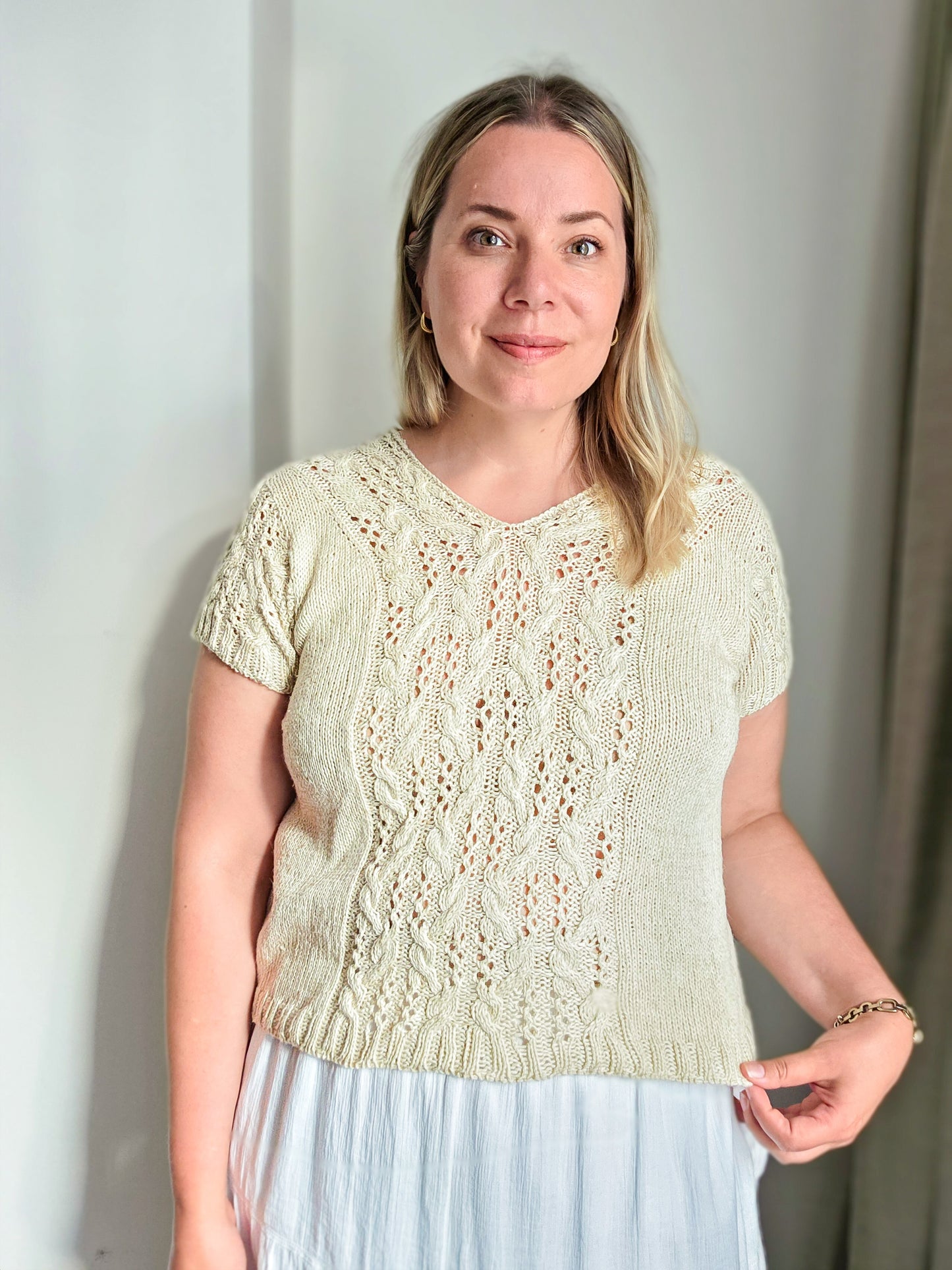 Laulu v-neck tee