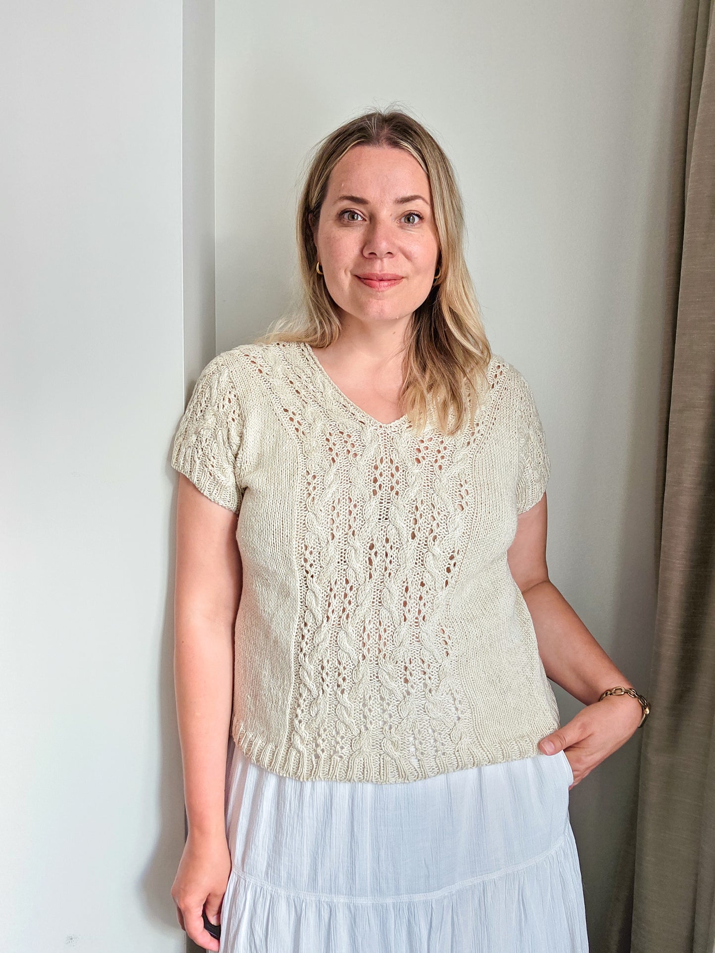 Laulu v-neck tee