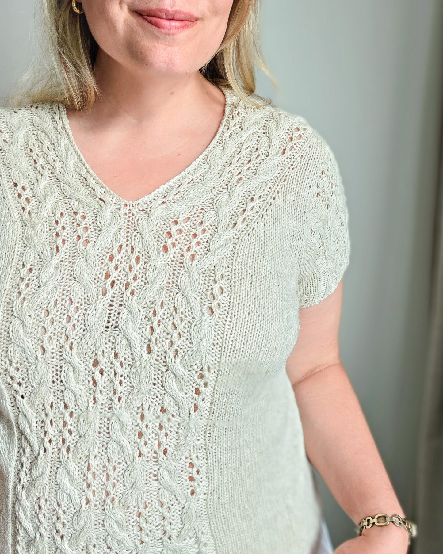 Laulu v-neck tee