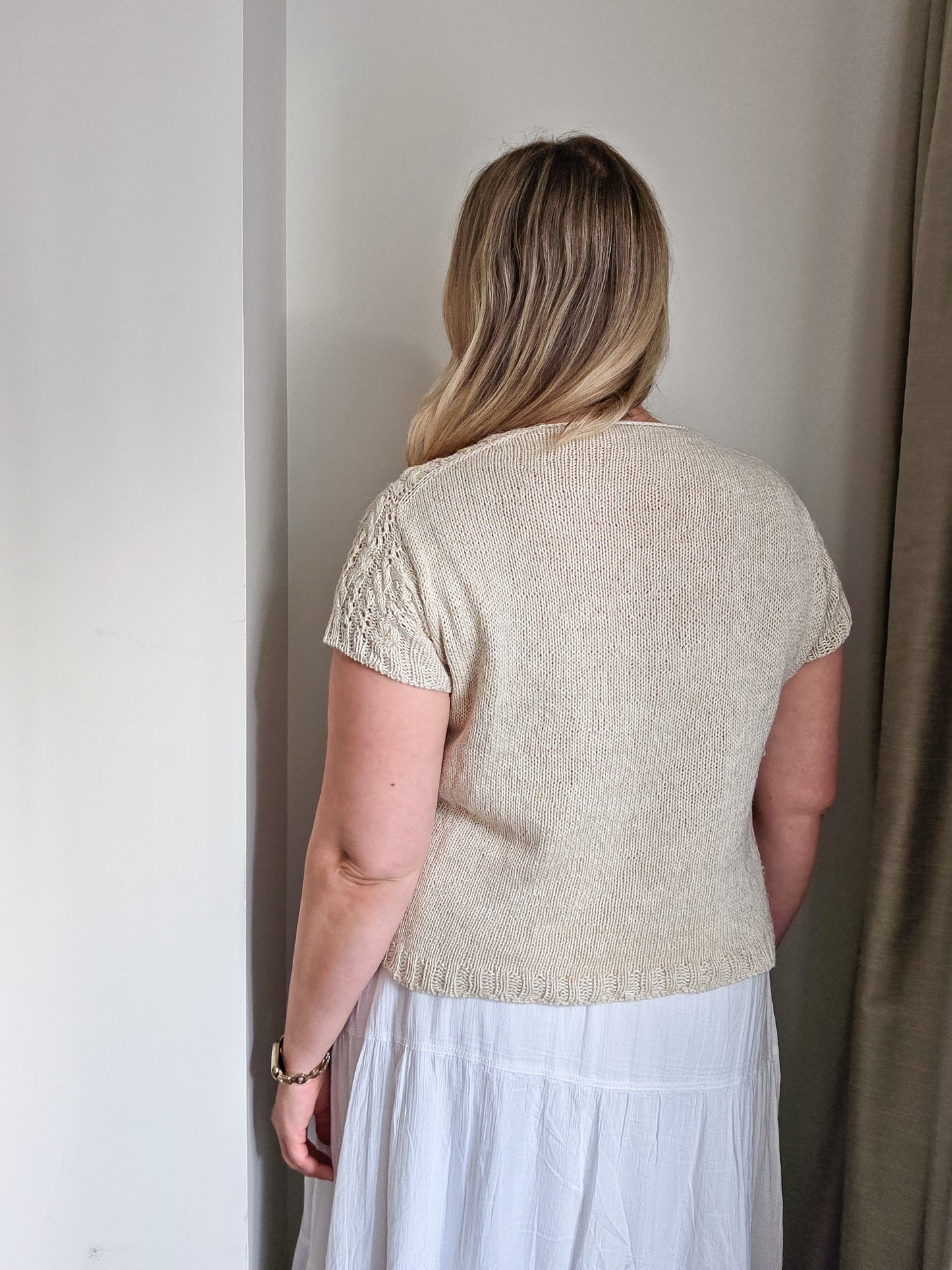 Laulu v-neck tee