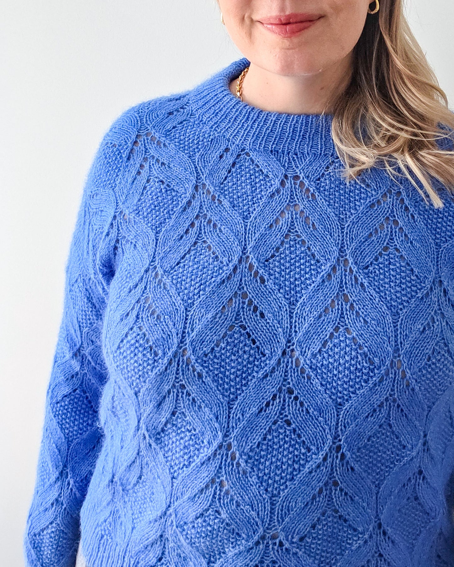 Poetic pullover