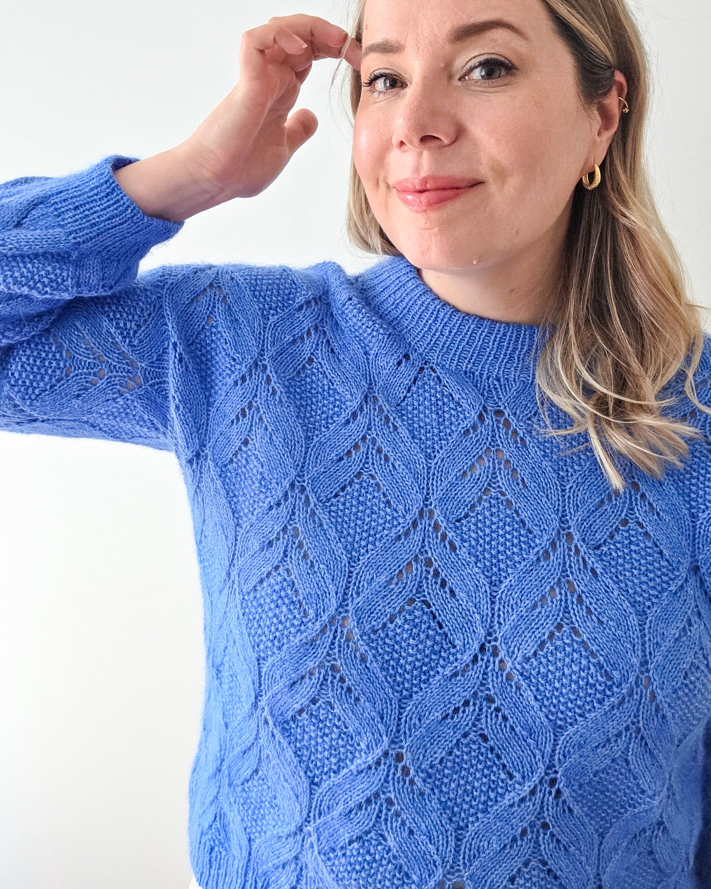 Poetic pullover