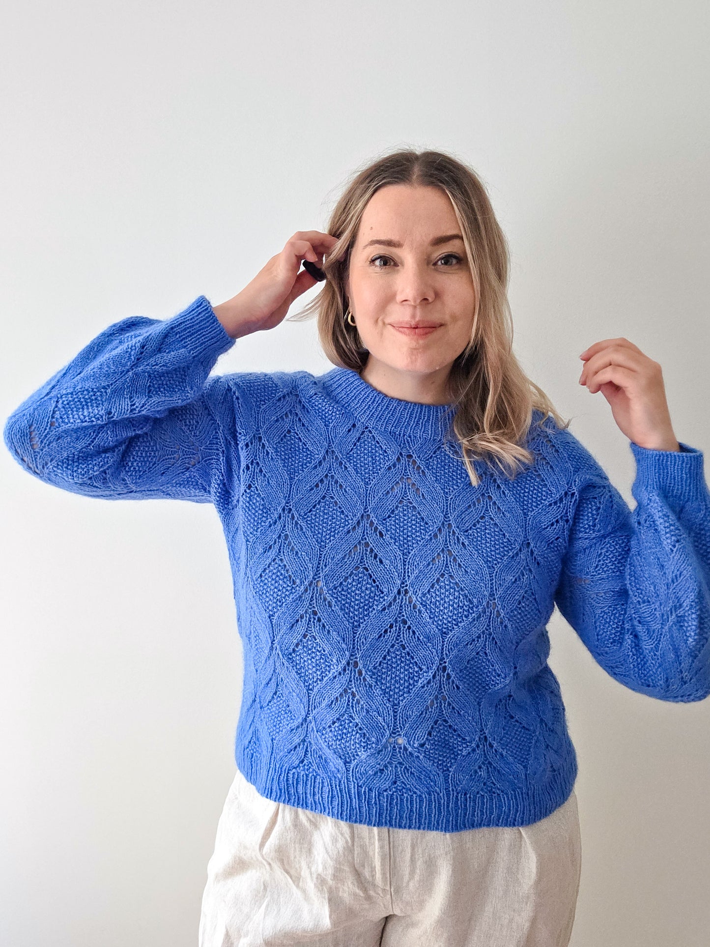 Poetic pullover