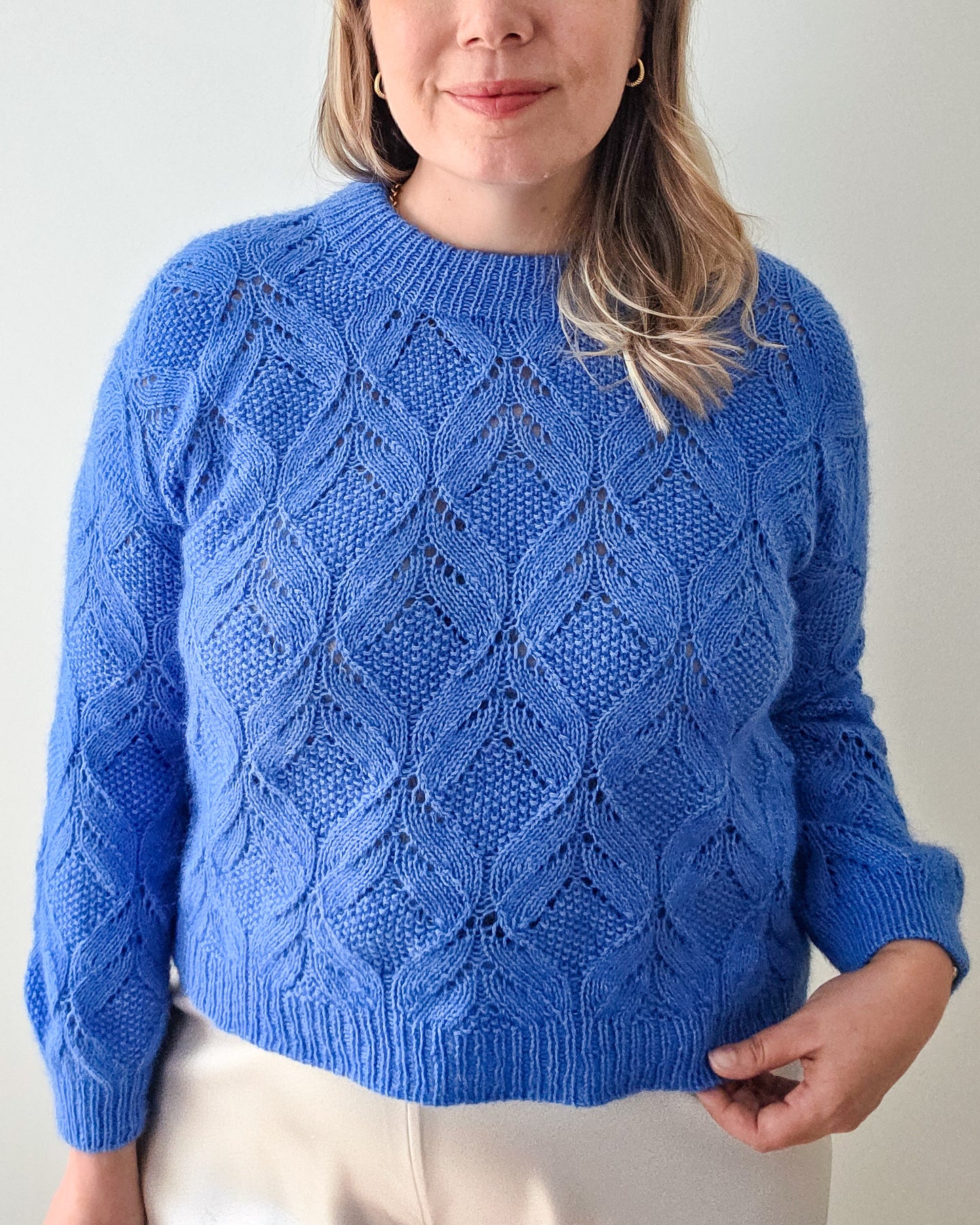 Poetic pullover