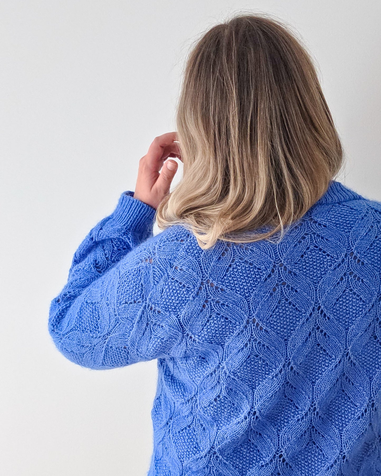 Poetic pullover
