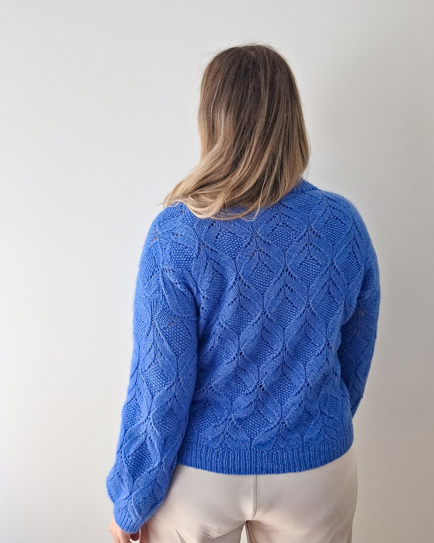 Poetic pullover