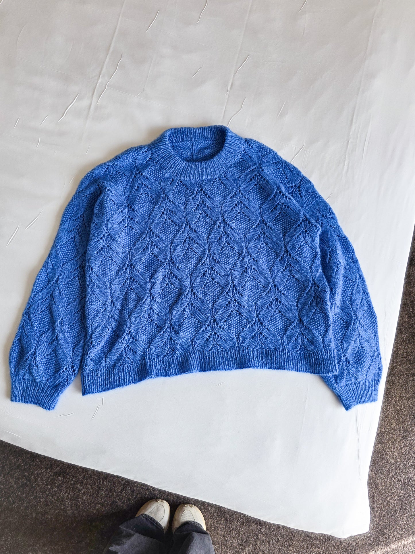 Poetic pullover