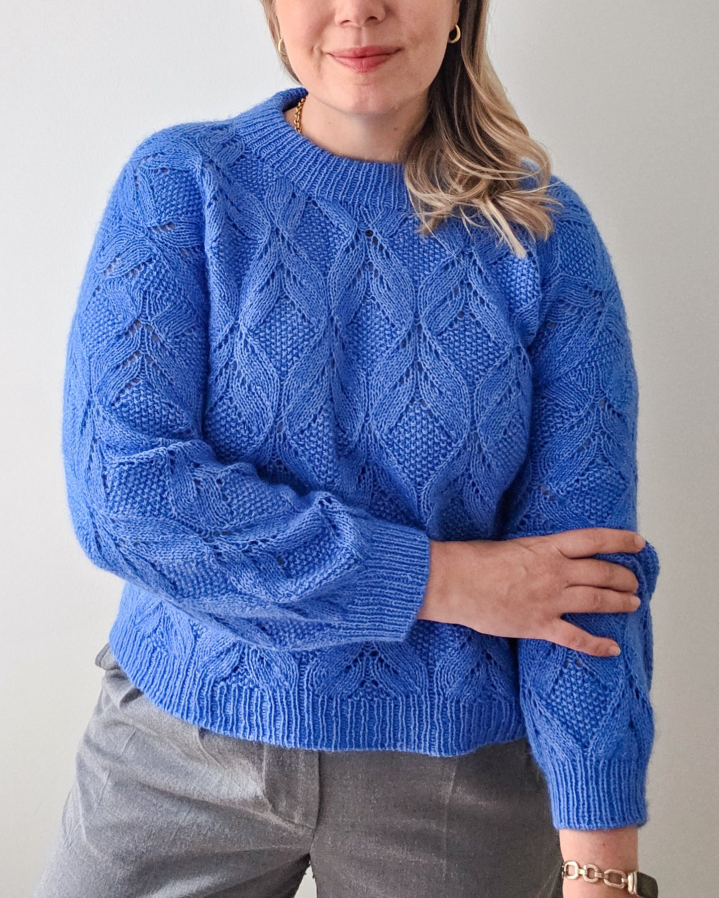 Poetic pullover