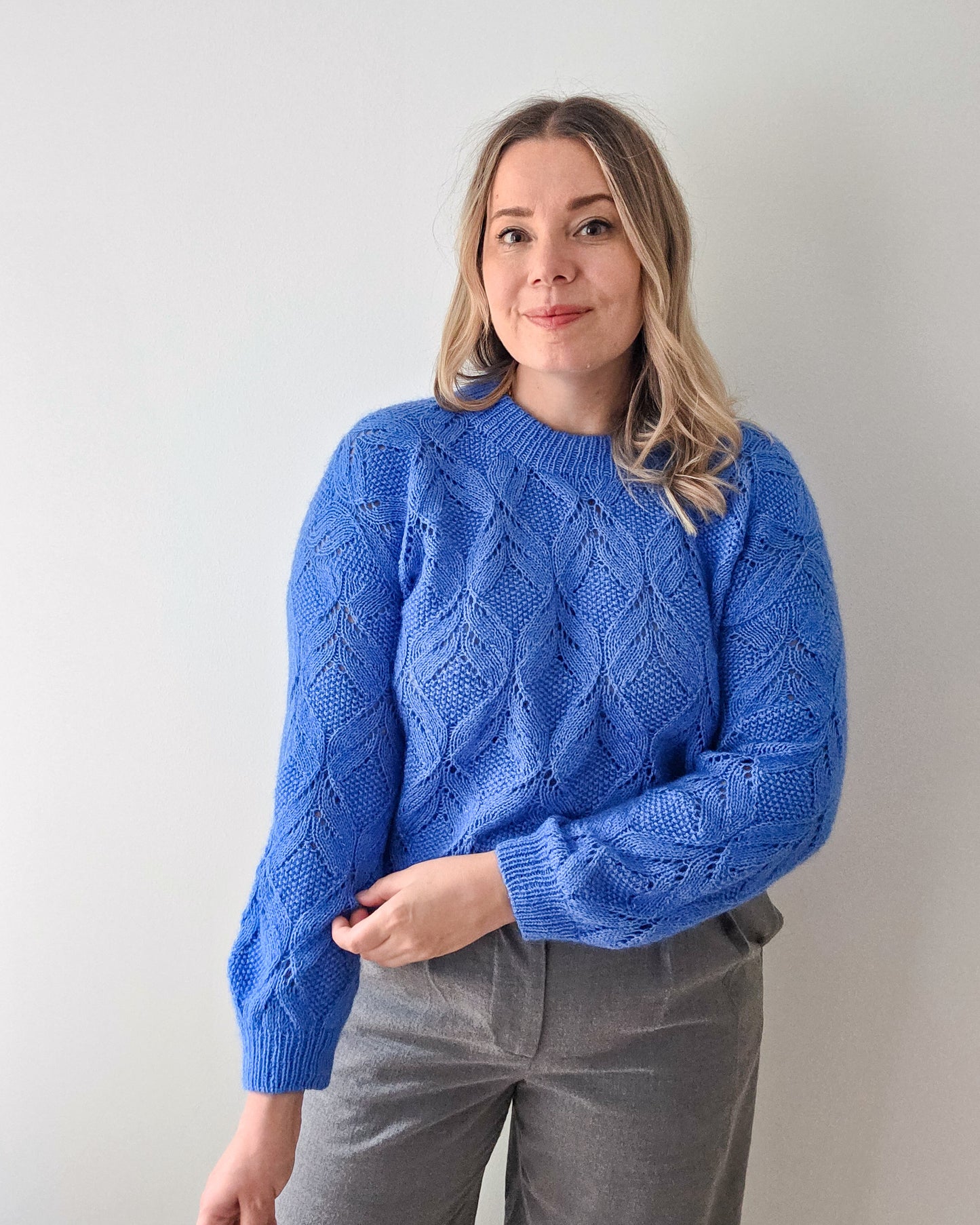 Poetic pullover