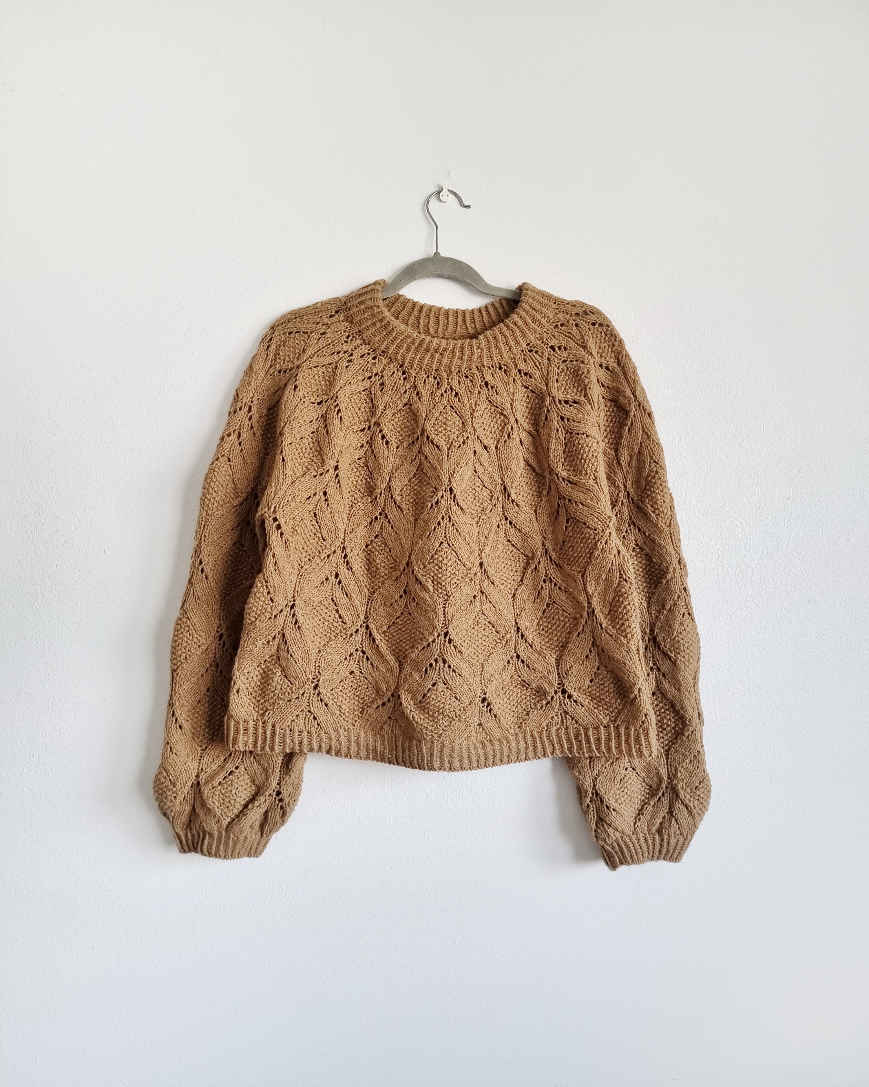 Poetry pullover – Sari Nordlund