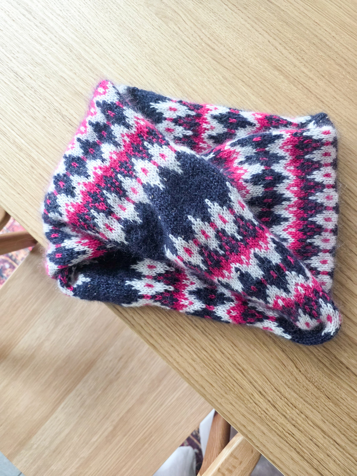 Frieze Cowl