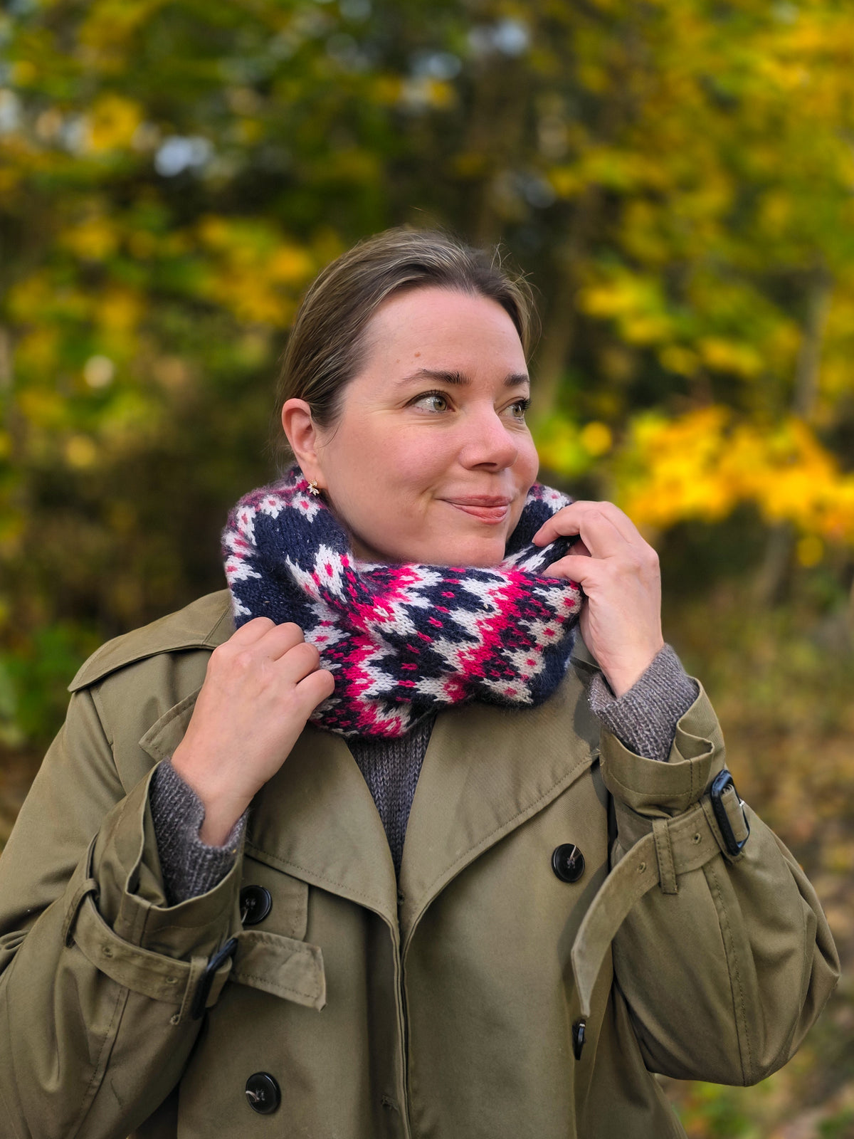 Frieze Cowl
