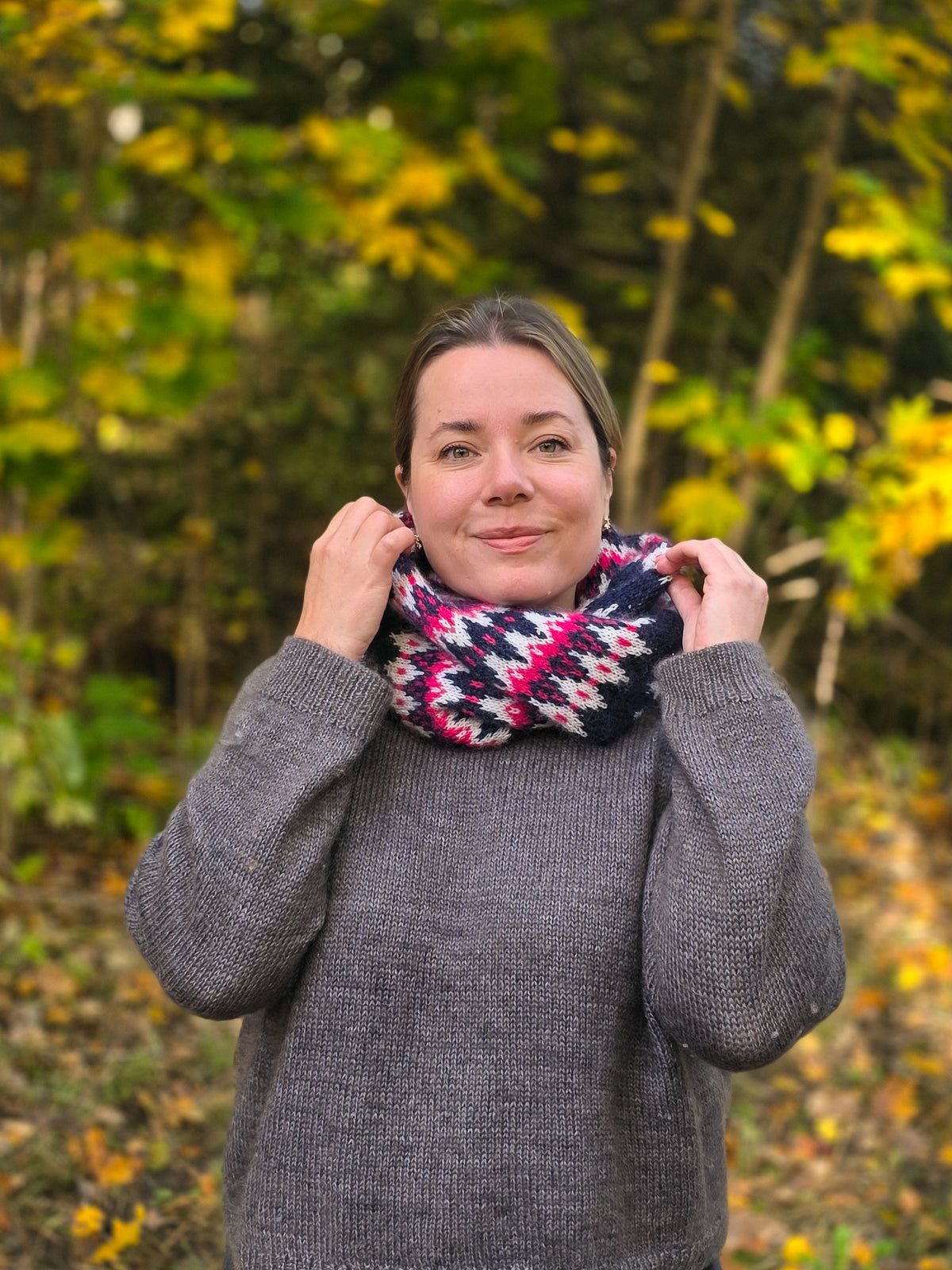 Frieze Cowl