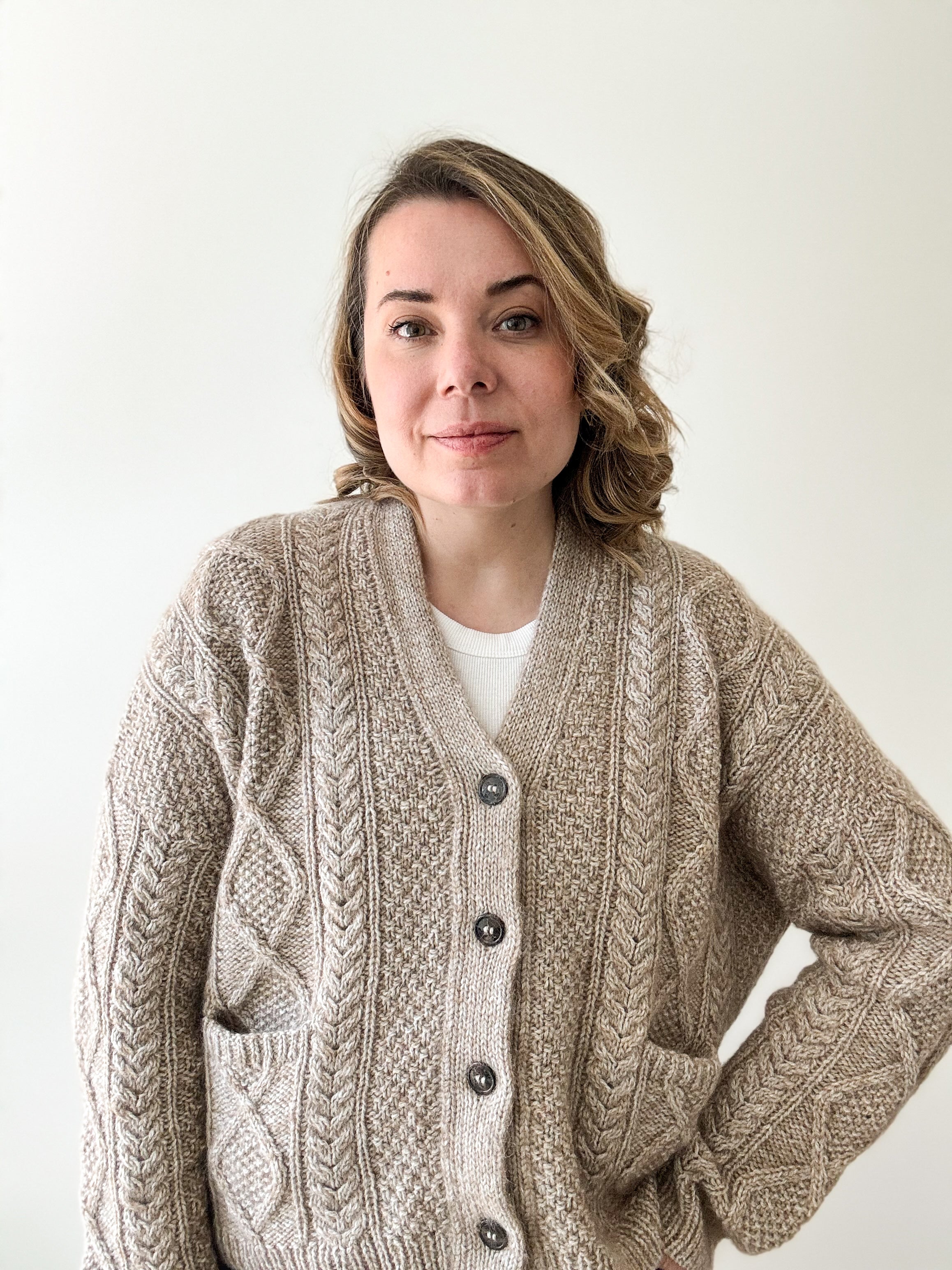 Book Club Cardigan – Sari Nordlund