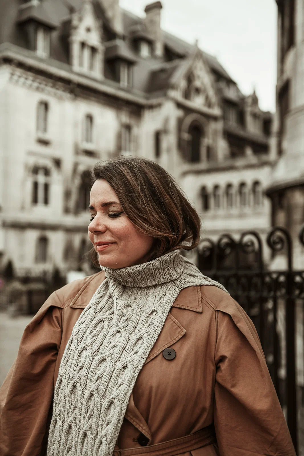 Arche Collared Scarf
