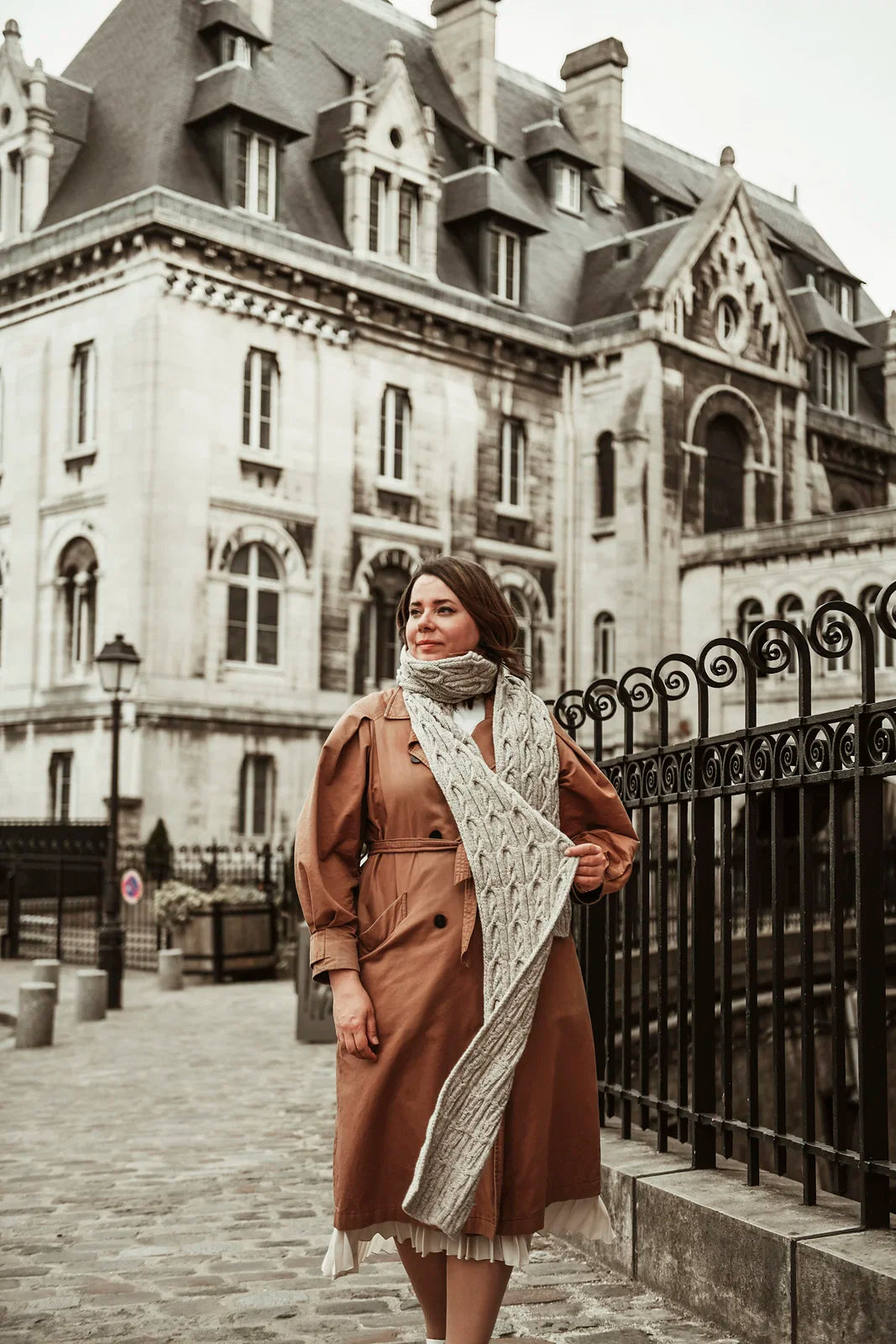 Arche Collared Scarf
