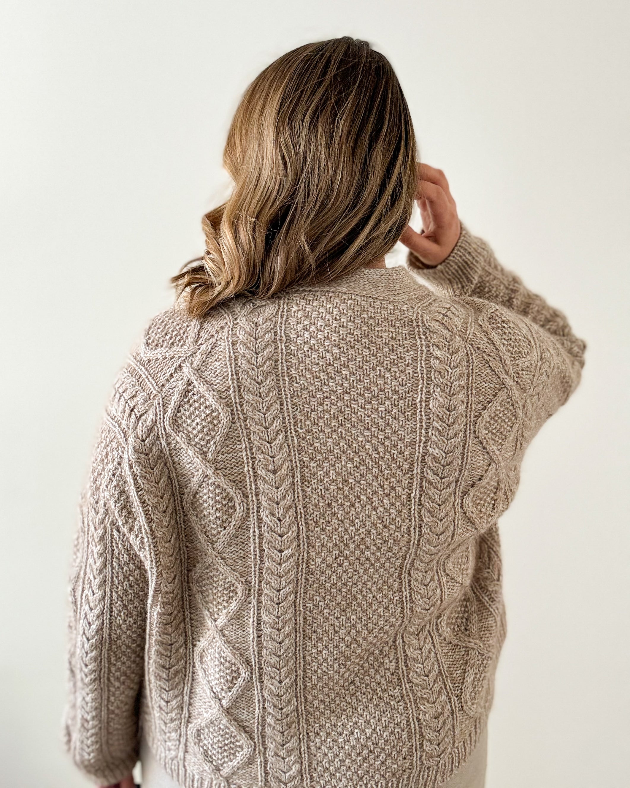 Book Club Cardigan – Sari Nordlund